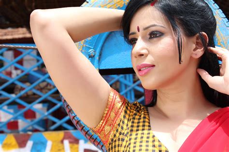 hot bhabi photo|Awesome Indian Bhabhi Wallpapers .